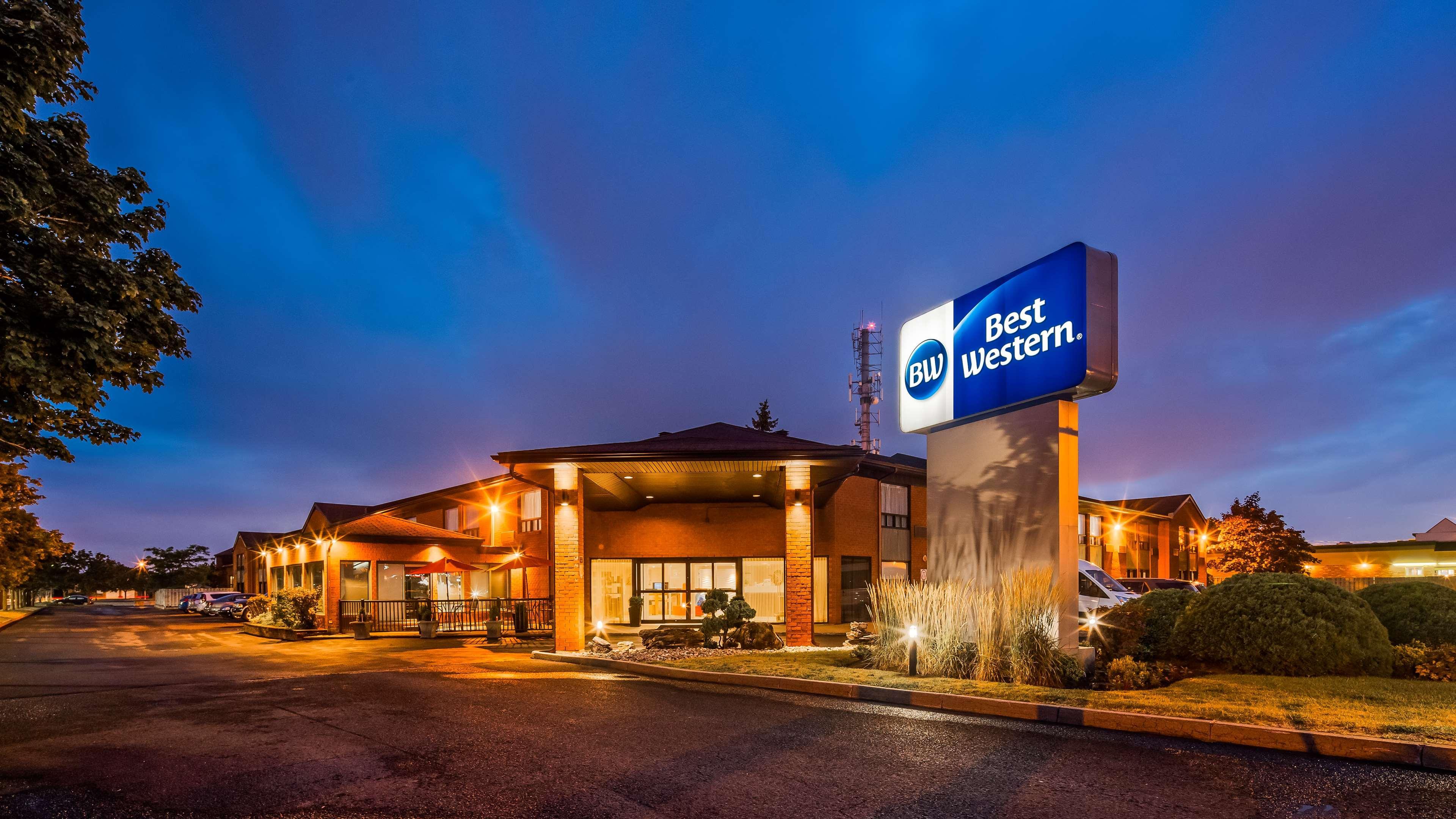 Best Western Hotel Бросард Екстериор снимка