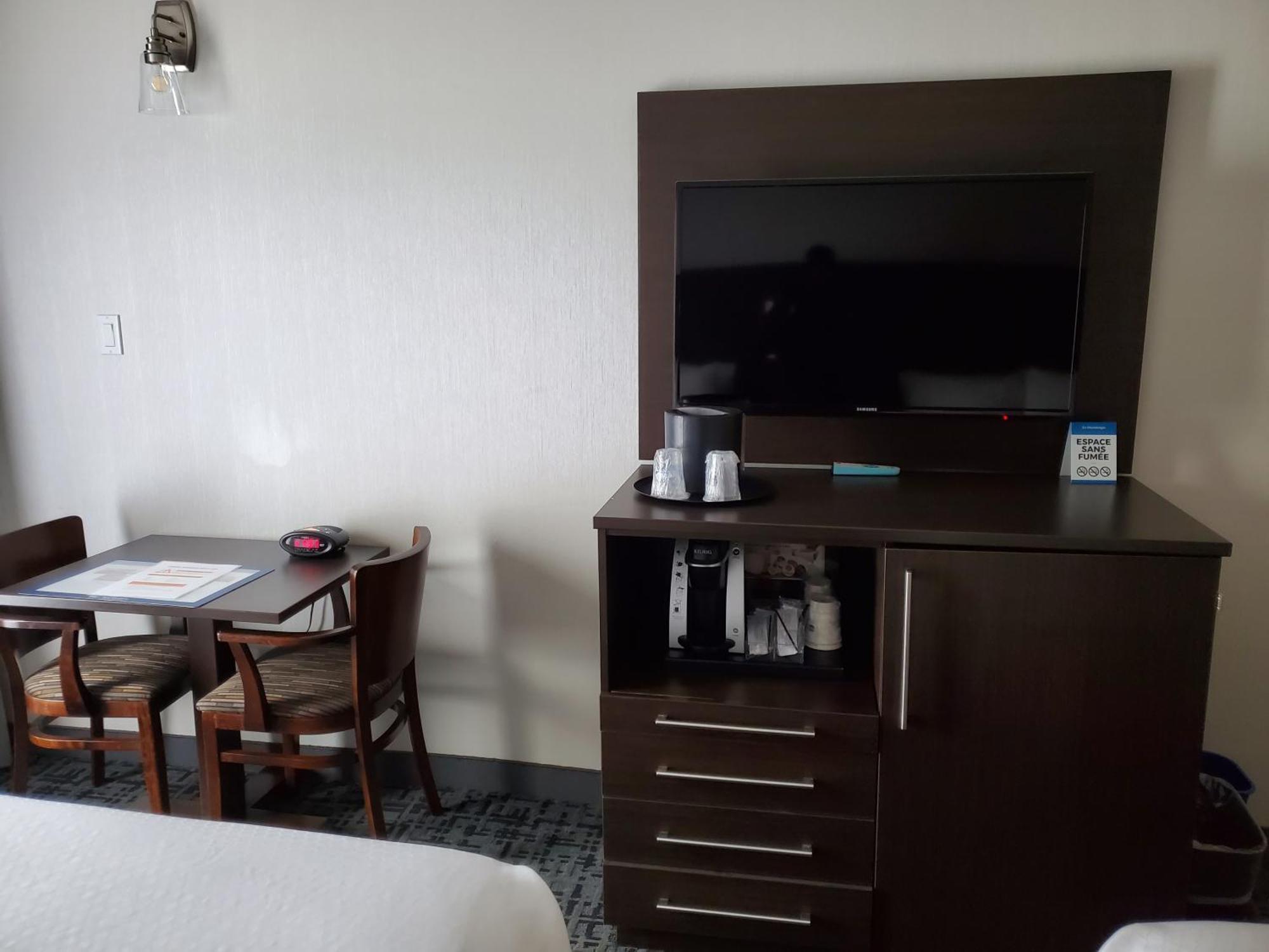 Best Western Hotel Бросард Екстериор снимка