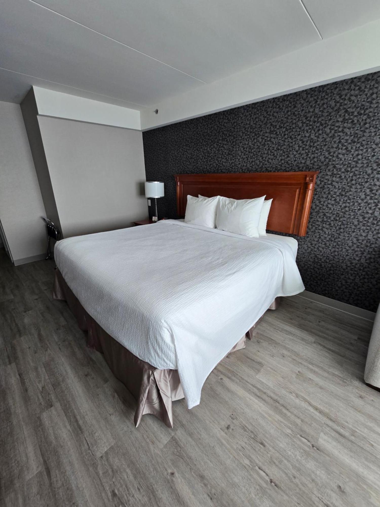 Best Western Hotel Бросард Екстериор снимка